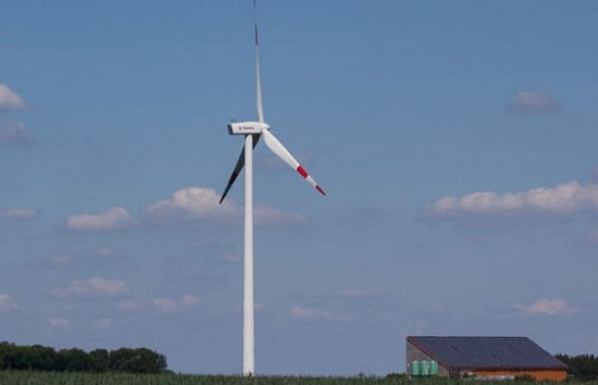 IRENA: Shumica e burimeve të energjisë së ripërtëritshme të reja janë më të lira se karburantet fosile