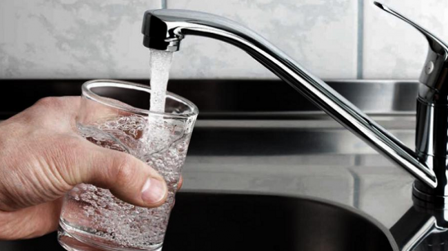 Deçani shpall gjendje emergjente shkaku i helmimit nga uji