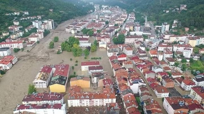 Përmbytjet në Turqi: 70 viktima deri më tani, dhjetëra të humbur dhe mijëra persona të evakuuar