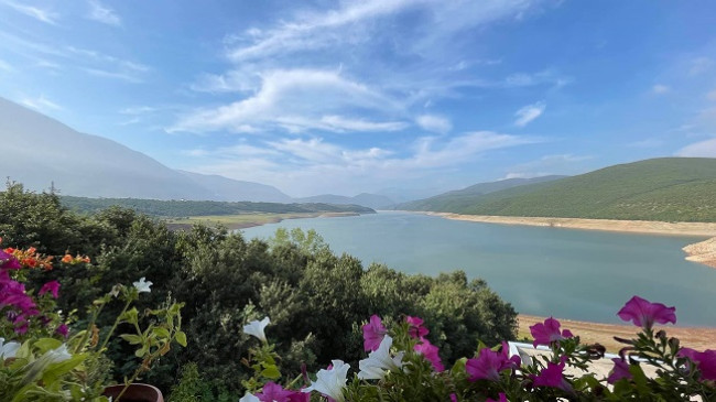 Vera po ia lë vendin vjeshtës - Njihuni me parashikimin e motit në Shqipëri