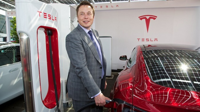 Tesla planifikon të investojë 5 miliardë euro në Gjermani për prodhimin e baterive