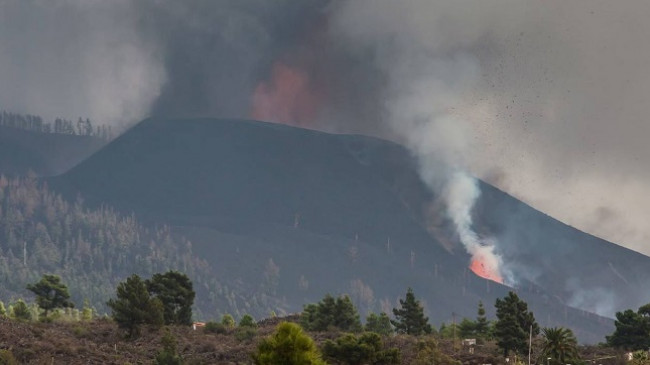 Vazhdon shpërthimi i vullkanit në La Palma të Spanjës