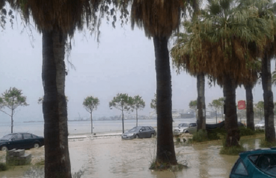 Shtrëngata dhe reshje shiu në Vlorë, bashkia apel qytetarëve: Mos dilni, kujdesuni për familjen