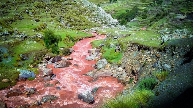 Lumi i kuq në Peru [Video]