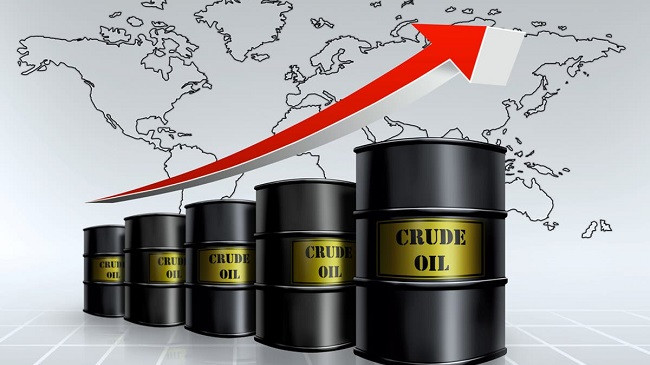 Çmimet globale të naftës rriten mbi 100 dollarë, pas sulmit rus në Ukrainë