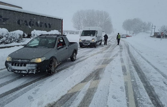 Bora bllokon lëvizjen e kamionëve në Korçë