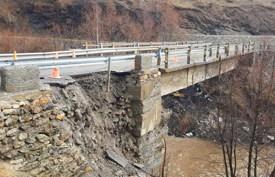 Shembet ura në fshatin Shtrezë të Kukësit, bllokohen disa fshatra