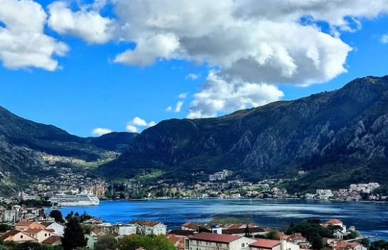 Diell e vranësira në Mal të Zi