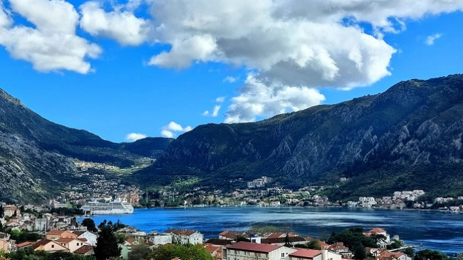 Diell e vranësira në Mal të Zi