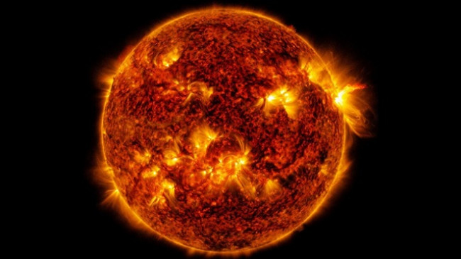 NASA kap imazhin e një shpërthimi diellor