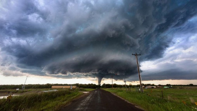 Stuhitë më vdekjeprurëse në botë nga tornadot tek ciklonet, rrufetë dhe breshri