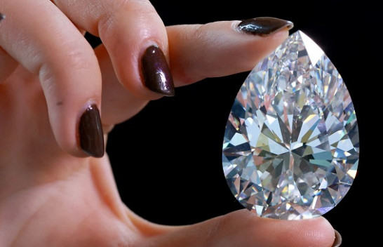 Diamanti më i madh i bardhë në botë shitet për 18.8 milionë dollarë