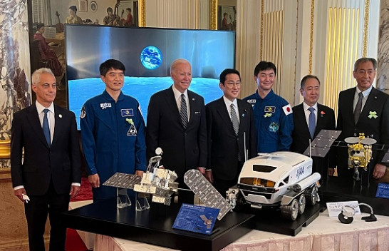 Japonia me ndihmën e SHBA-ve, dëshiron të dërgojë një astronaut në Hënë
