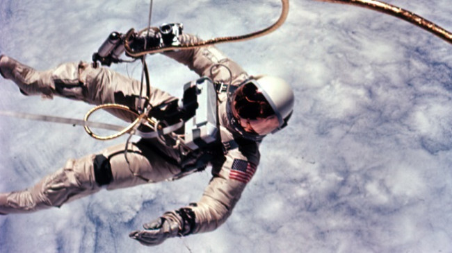 Kush është astronauti i parë që bëri ‘shëtitjen’ në hapësirë