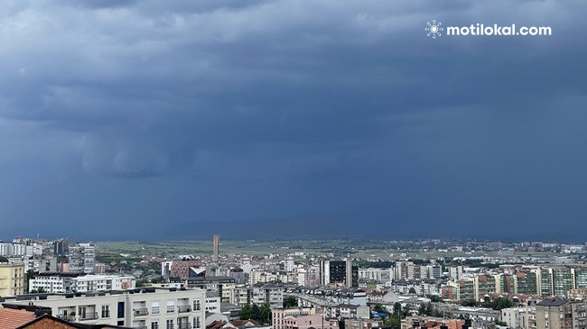 Reshje shiu me stuhi e shkarkime rrufesh në Kosovë
