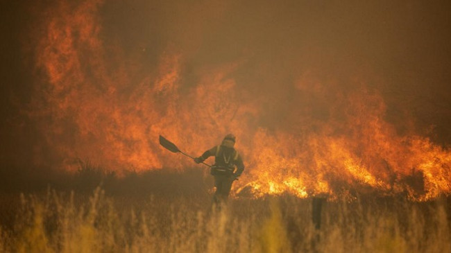 Rreziku i zjarreve në Evropë është rritur nga valët e hershme të të nxehtit dhe thatësira