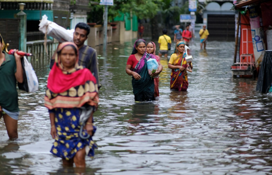 68 të vdekur nga përmbytjet në Bangladesh