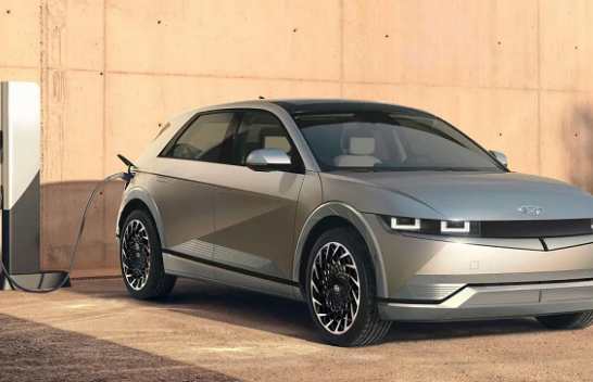 Çfarë pritet të ndodhë me shitjen e veturave elektrike deri në vitin 2028?
