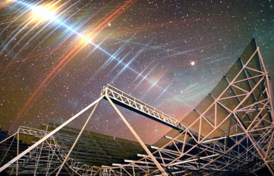 Astronomët zbulojnë ‘rrahje zemre’ miliarda vite dritë nga Toka