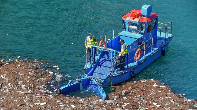 Nis pastrimi i liqenit të Komanit nga mbeturinat