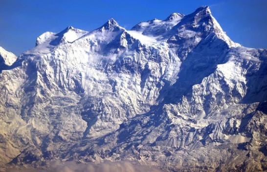 Alpinisti nepalez Sanu Sherpa thyen rekord, ngjitet në 14 majat më të larta në botë për herë të dytë