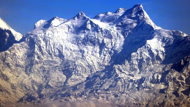 Alpinisti nepalez Sanu Sherpa thyen rekord, ngjitet në 14 majat më të larta në botë për herë të dytë