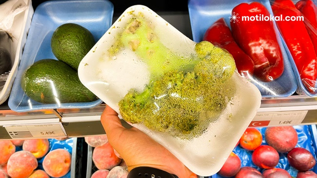 Nga qesja në qese - Pse nuk duhet mbështjellë frutat dhe perimet me plastikë?!