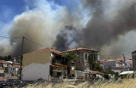 Evropa në flakë: Zjarret po shkatërrojnë pyje dhe shtëpi në Spanjë dhe Greqi