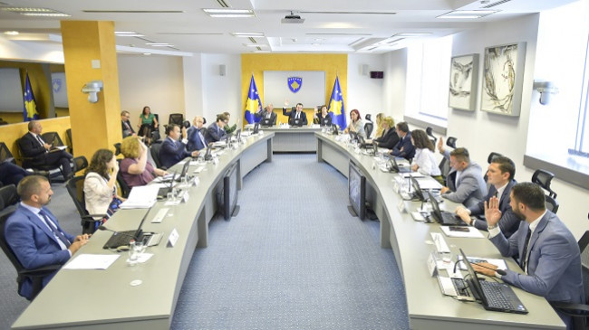 Qeveria e Kosovës miraton marrëveshjen me MCC-në
