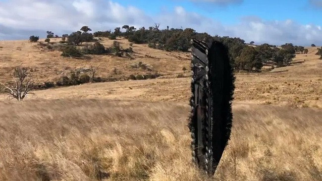 Mbetjet hapësinore në Australi! Një pjesë e kapsulës SpaceX përplaset me Tokën në fushë