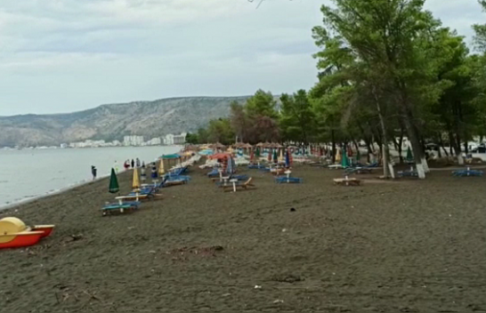 Reshje e shiut largojnë pushuesit nga bregdeti i Shëngjinit