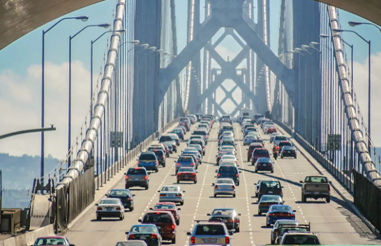 Kalifornia përgatitet të ndalojë shitjen automjeteve me djegie deri në vitin 2035