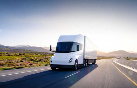 Kamioni elektrik i Teslas që do të revolucionarizojë transportin