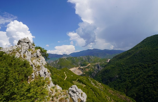 Rrebeshe shiu, rrufe e breshër në Shqipëri