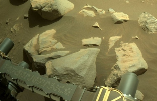Mostrat e shkëmbinjve të marra nga roveri i NASA-s në Mars do të studiohen për shenja jete