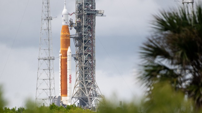 NASA shpreson të nisë raketën drejt Hënës së shpejti