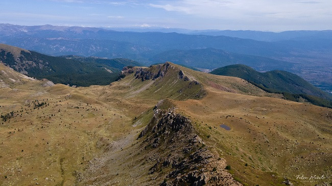 Mëngjesi i ftohtë gjatë ditës vranësira e diell në Maqedoni