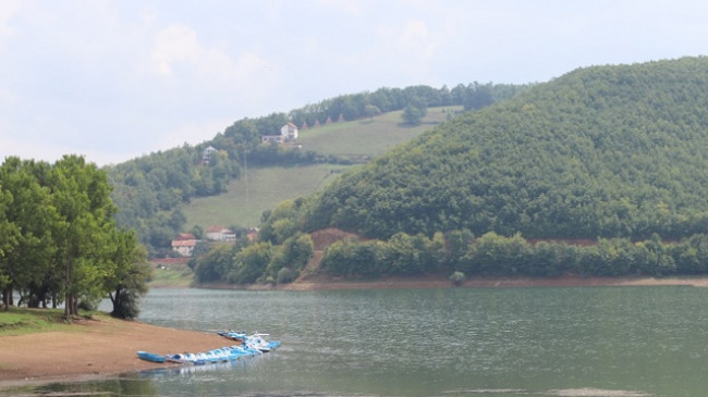 Gjendja e nivelit të ujit në liqenet e Batllavës dhe Badovcit