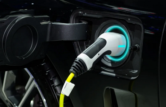 Teknologjia hapësinore e NASA-s mund të shkurtojë kohën e mbushjes së veturave elektrike në më pak se 5 minuta