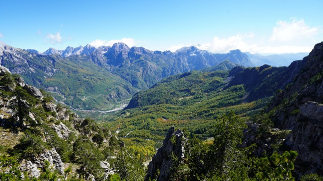 'Verë' në vjeshtë – Javë me diell në Shqipëri