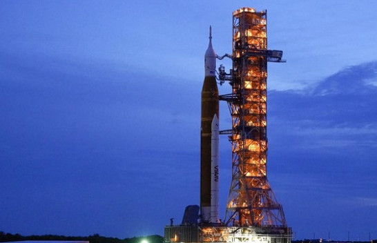 NASA shtyn sërish nisjen e raketës drejt Hënës