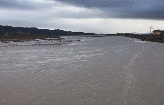 Moti i ligë përfshinë Shqipërinë/ Rrëshqitje dherash e gurësh në Qarkun e Shkodrës