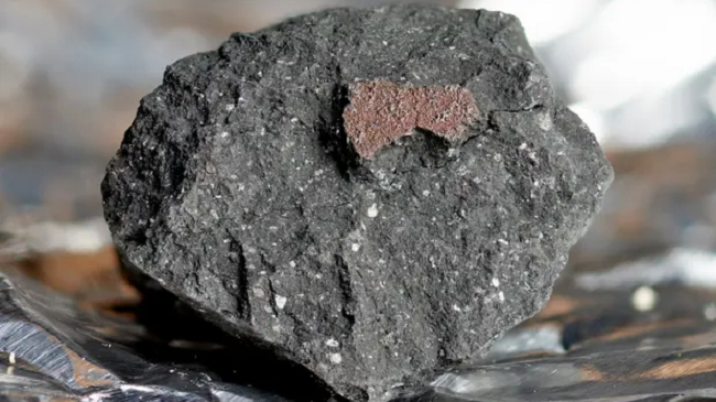 Meteori që mund të zgjidhë misterin e origjinës së ujit në Tokë