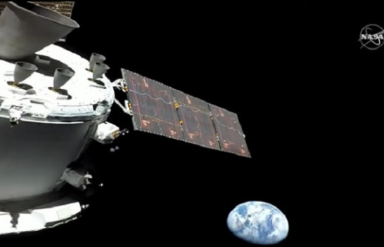 NASA publikon foton e Tokës të shkrepur nga rruga drejt Hënës