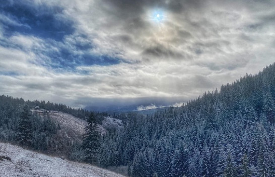 Bie borë në Shkrel të Rugovës [Foto]
