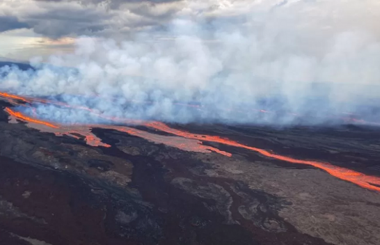 Mauna Loa: Vullkani më i madh aktiv në botë shpërthen në Hawai