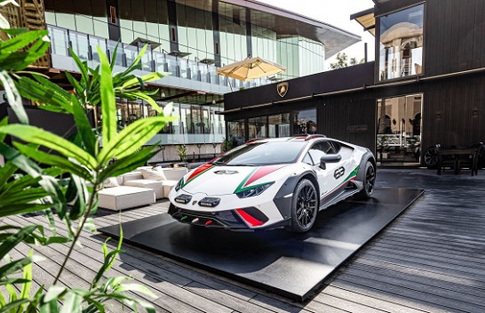 Lamborghini Huracan Sterrato mbërrin në Katar me ngjyra të flamurit italian