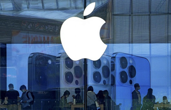 Apple planifikon të zhvendosë prodhimin jashtë Kinës