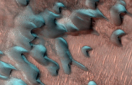 Imazhet e NASA-s tregojnë bukurinë e frikshme të dimrit në Mars