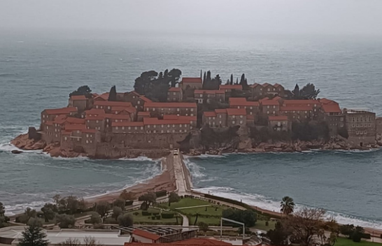 Mësoni se ç'mot parashihet të mbajë në Mal të Zi